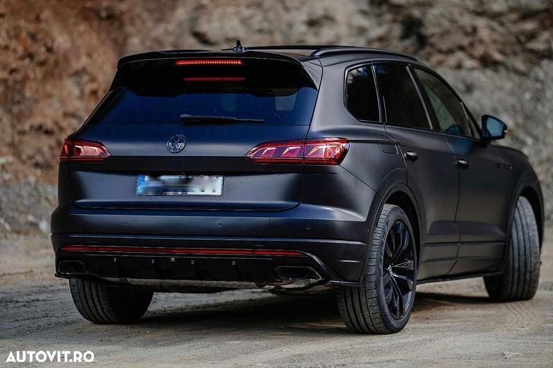 Second-hand VW Touareg R-line 286 CP (210 kW) 2019 Culoarenegru SUV