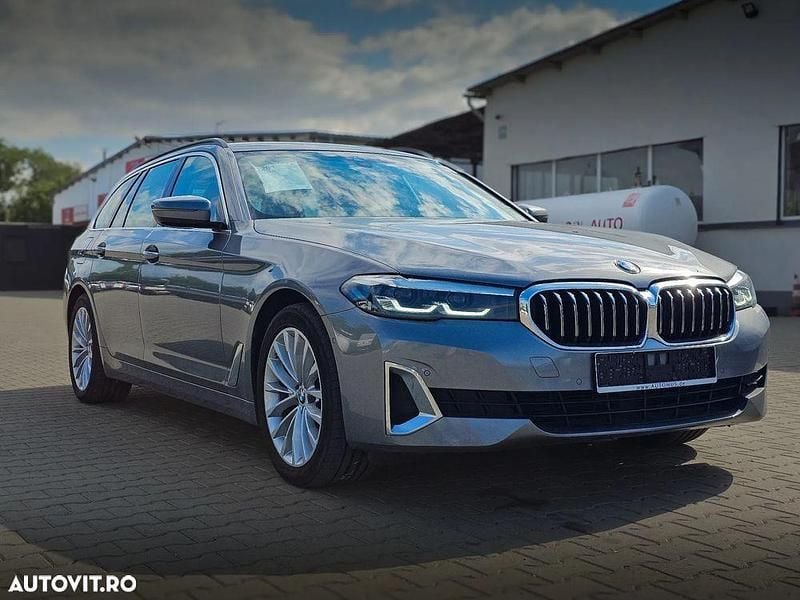 Gri Utilizat 2023 BMW 520 Luxury Line Break | 29.040 EUR (Preț OK) - Imagine 1/4