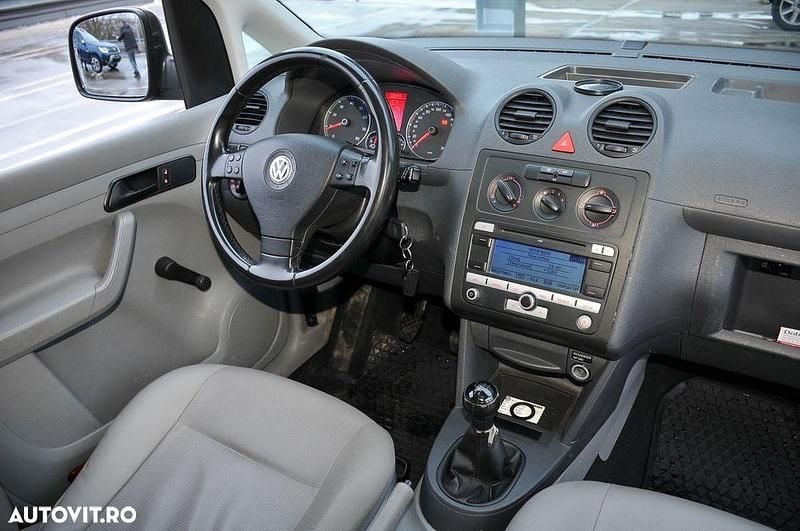 Second-hand VW Caddy 109 CP (80 kW) 2009 Culoarealbastru Monovolum