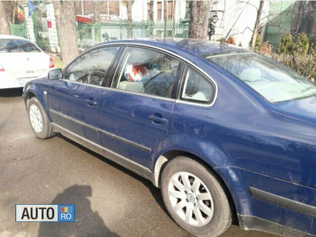 Albastru Utilizat 2000 VW Passat Berlinǎ | 1.600 EUR (Preț bun) - Imagine 1/4