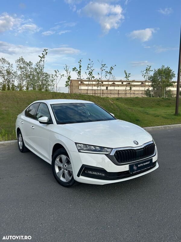Alb Utilizat 2021 Skoda Octavia Ambition Berlinǎ | 13.850 EUR (Preț bun) - Imagine 1/4