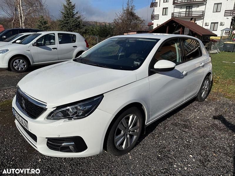 Culoarealb Utilizat 2017 Peugeot 308 Active Hatchback | 6.990 EUR (Preț OK) - Imagine 1/4