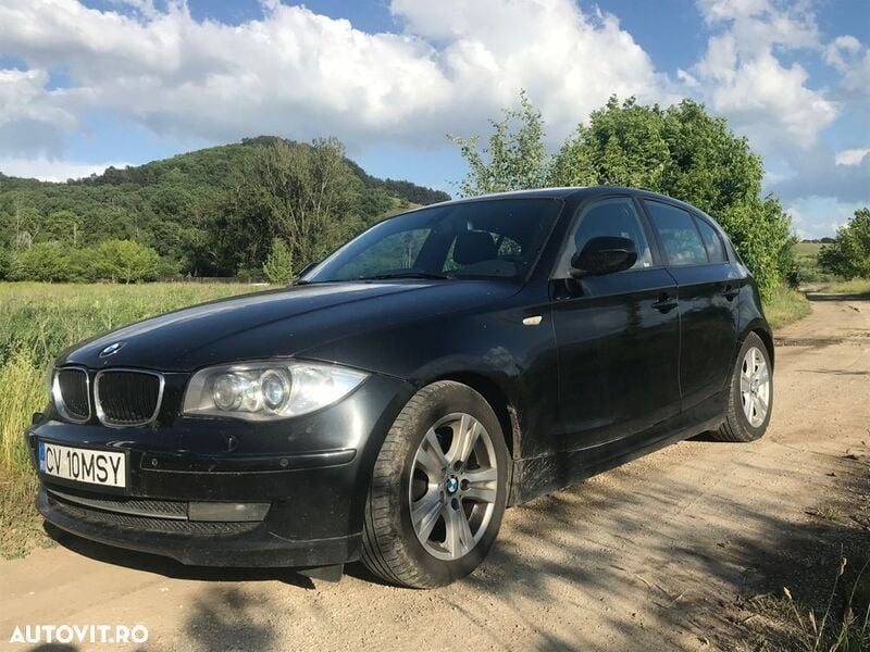 Negru Utilizat 2009 BMW 120 Hatchback | 4.100 EUR (Preț OK) - Imagine 1/4
