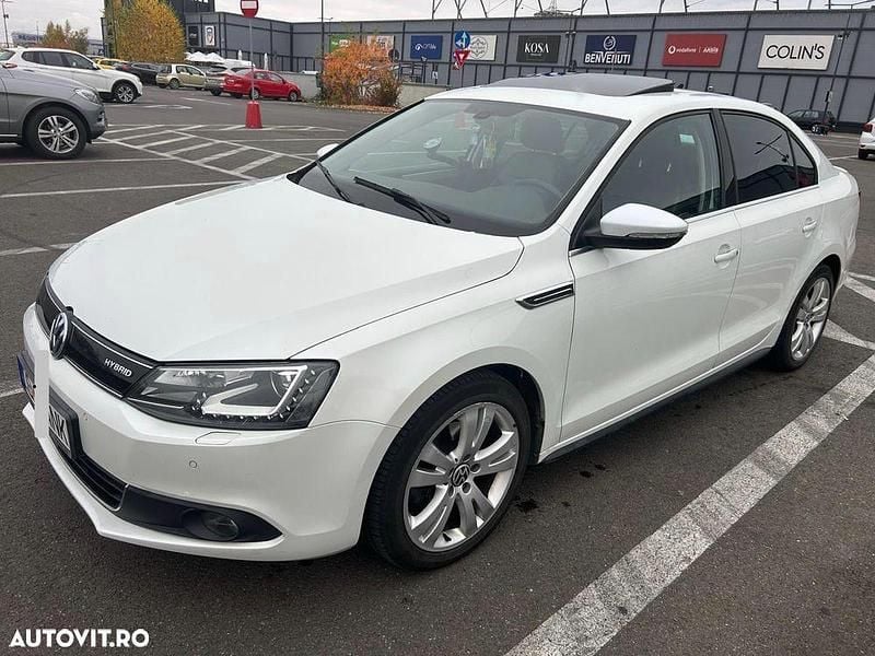 Culoarealb Utilizat 2013 VW Jetta Hybrid Berlinǎ | 8.390 EUR - Imagine 1/4