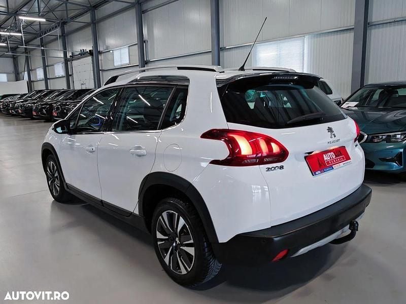 Second-hand Peugeot 2008 Allure 110 CP (80 kW) 2017 Culoarealb SUV