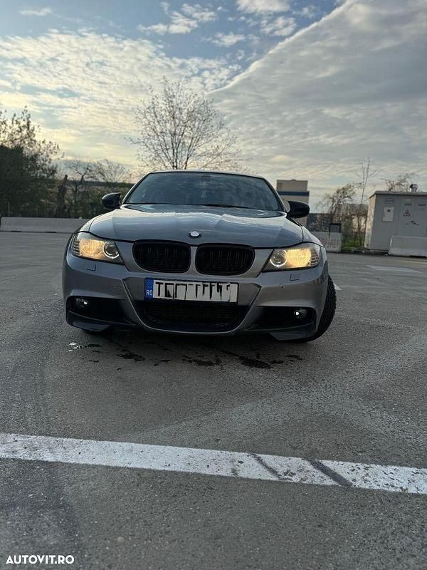 Second-hand BMW 318 Sport Line 143 CP (105 kW) 2011 Culoaregri Berlinǎ