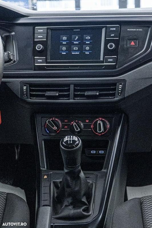 Second-hand VW Polo Comfortline 80 CP (58 kW) 2020 Culoarealb Hatchback