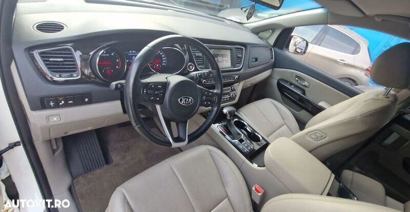 Second-hand Kia Carnival 204 CP (150 kW) 2018 Alb Monovolum