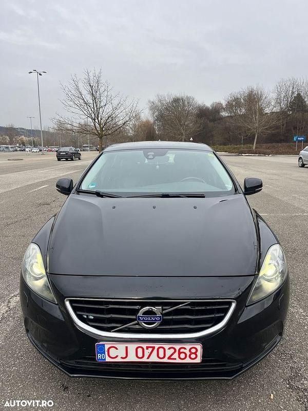 Second-hand Volvo V40 Ocean Race 190 CP (139 kW) 2015 Culoarenegru Hatchback