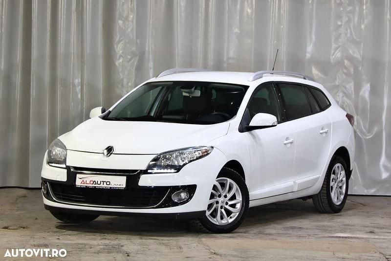 Second-hand Renault Mégane GrandTour Initiale Paris 110 CP (80 kW) 2013 Culoarealb Break