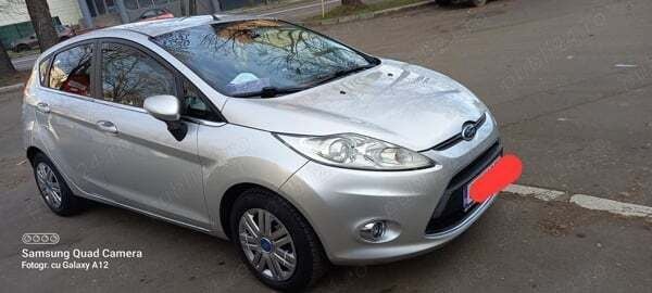 Argintiu Utilizat 2012 Ford Fiesta Titanium Hatchback | 5.250 EUR (Preț OK) - Imagine 1/4