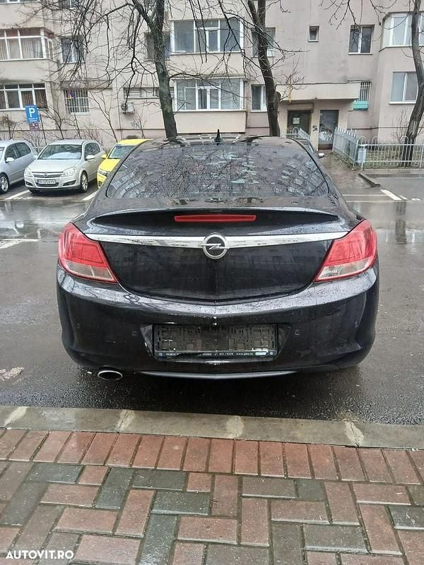 Second-hand Opel Insignia 160 CP (117 kW) 2009 Culoarenegru Berlinǎ