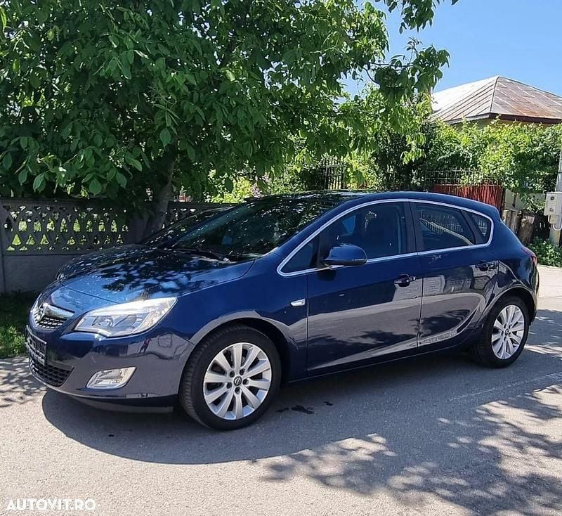 Culoarealbastru Utilizat 2012 Opel Astra Enjoy Hatchback | 4.980 EUR (Preț OK) - Imagine 1/4