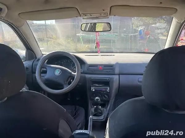 Utilizat 2001 Skoda Octavia Hatchback | 800 EUR (Super Preț) - Imagine 1/4