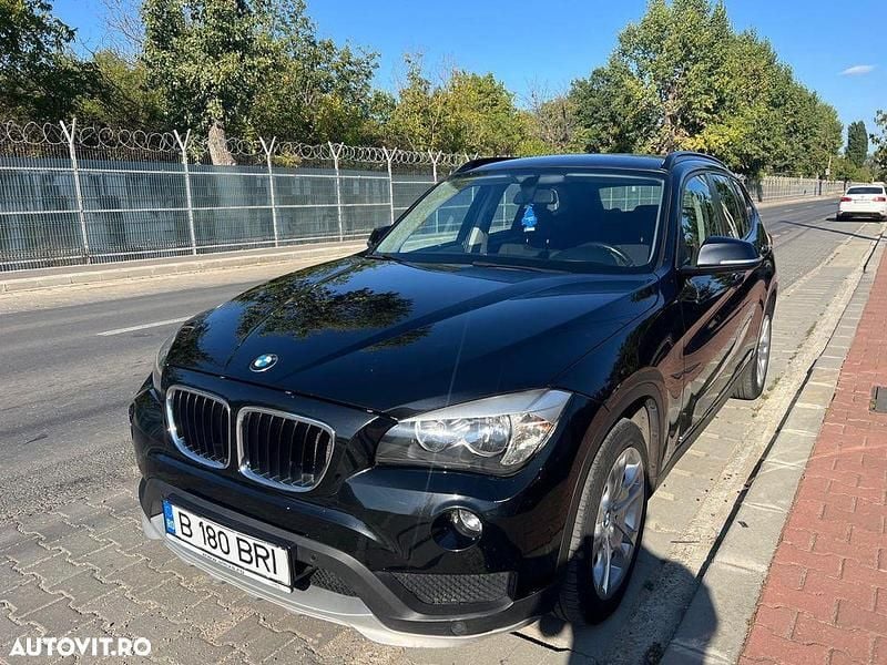 Culoarenegru Utilizat 2015 BMW X1 Comfort Edition SUV | 9.990 EUR - Imagine 1/4