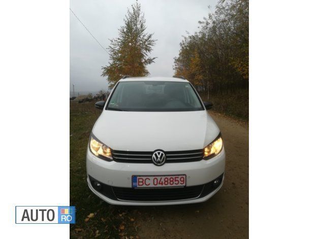 Second-hand VW Touran 105 CP (77 kW) 2012 Alb Monovolum
