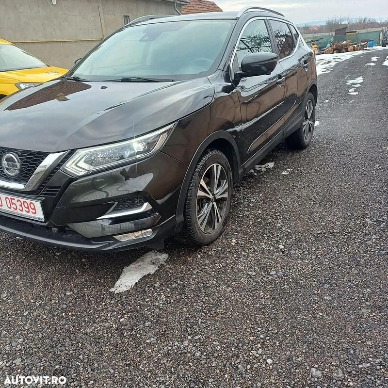 Second-hand Nissan Qashqai Tekna 130 CP (95 kW) 2018 Culoarenegru SUV