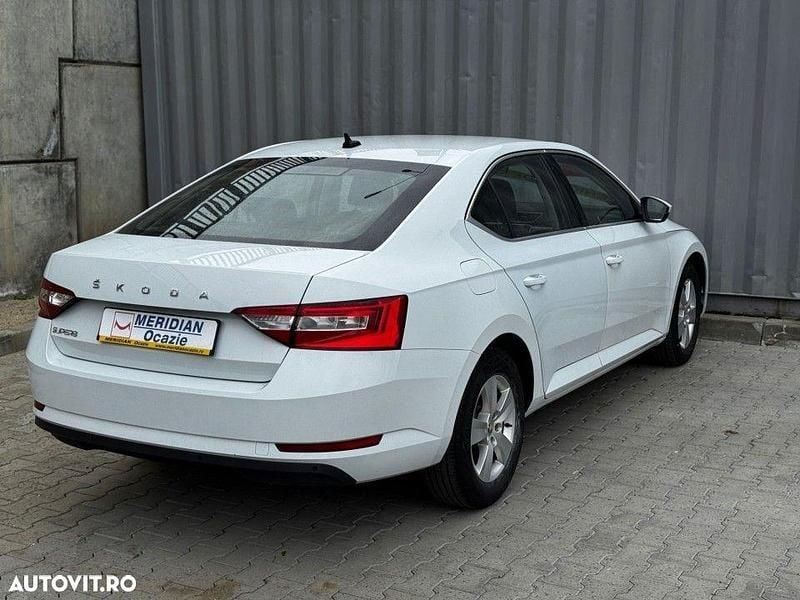 Second-hand Skoda Superb Style 150 CP (110 kW) 2021 Alb Berlinǎ