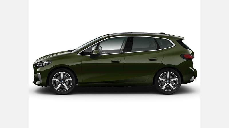 Second-hand BMW 218 Comfort Edition 136 CP (100 kW) 2024 Sanremo green metallic metalizat Monovolum
