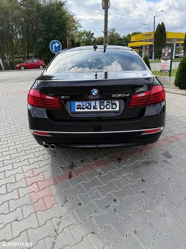 Culoarenegru Utilizat 2016 BMW 530 Hatchback | 13.000 EUR (Preț OK) - Imagine 1/4