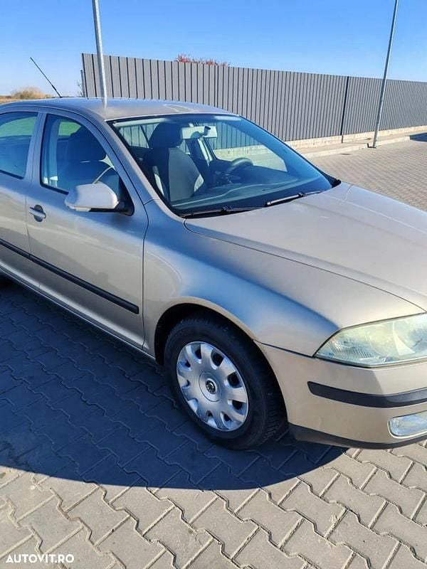 Culoaregalbeuriu Utilizat 2005 Skoda Octavia Berlinǎ | 2.000 EUR (Preț bun) - Imagine 1/4