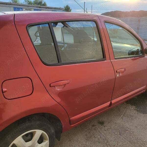 Utilizat 2011 Dacia Sandero Hatchback | 3.500 EUR - Imagine 1/4