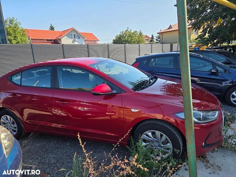 Second-hand Hyundai Elantra Comfort 128 CP (94 kW) 2018 Culoarerosu Berlinǎ