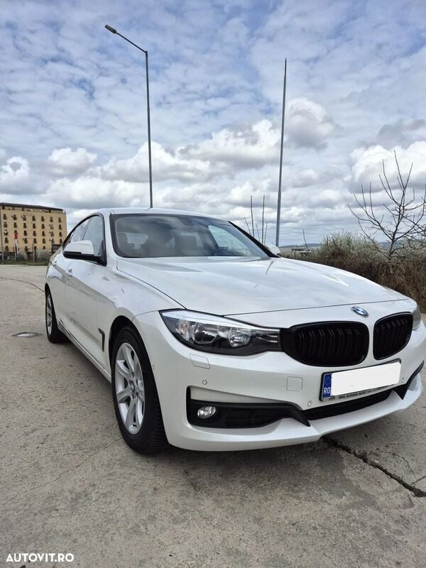 Alb Utilizat 2017 BMW 320 Gran Turismo Berlinǎ | 13.300 EUR (Super Preț) - Imagine 1/4