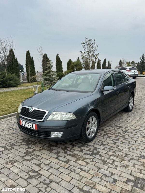 Verde Utilizat 2005 Skoda Octavia Classic Berlinǎ | 2.690 EUR (Preț OK) - Imagine 1/4