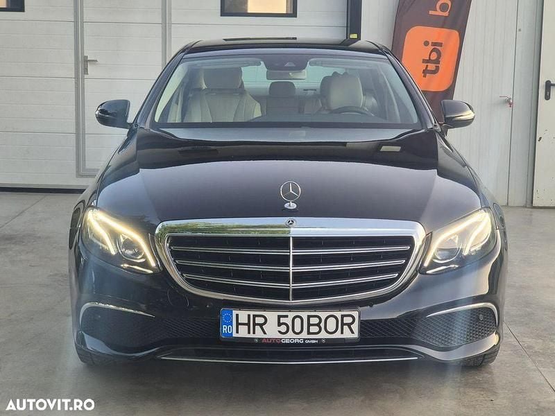 Culoarenegru Utilizat 2018 Mercedes E300 Berlinǎ | 29.000 EUR (Preț bun) - Imagine 1/4