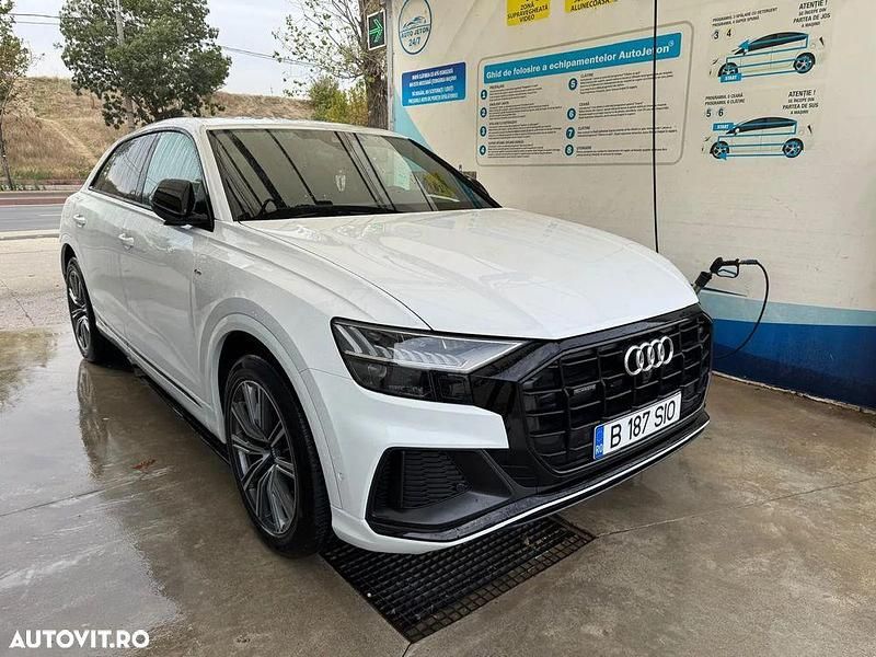 Culoarealb Utilizat 2022 Audi Q8 Comfort SUV | 90.000 EUR - Imagine 1/4