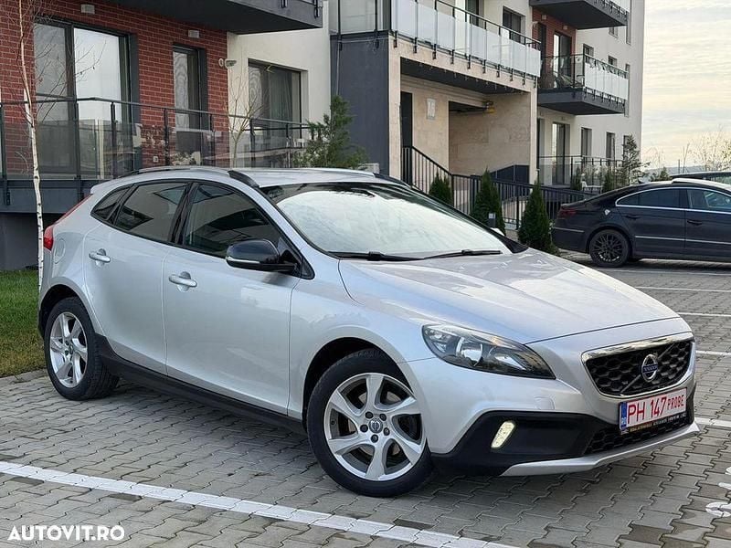 Second-hand Volvo V40 115 CP (84 kW) 2015 Culoaregri Hatchback