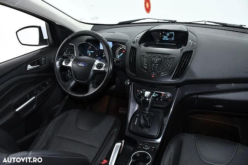 Second-hand Ford Kuga 140 CP (102 kW) 2013 Culoarealb SUV