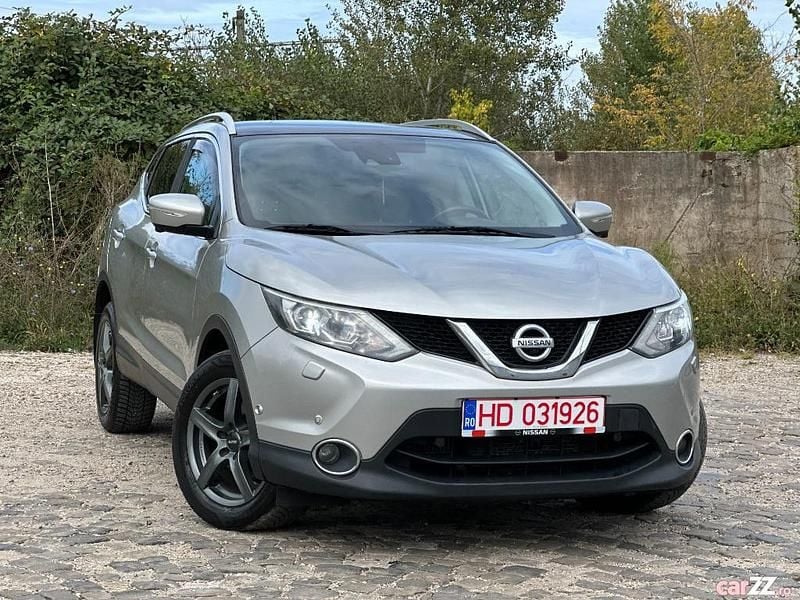 Gri Utilizat 2015 Nissan Qashqai 360º SUV | 9.800 EUR (Preț bun) - Imagine 1/4