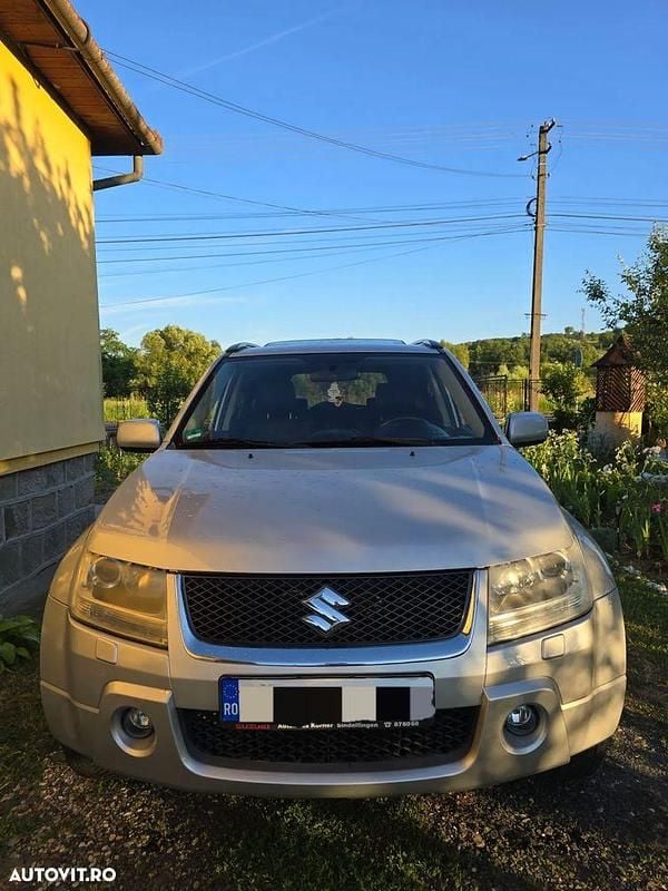 Culoareargint Utilizat 2006 Suzuki Grand Vitara SUV | 4.900 EUR (Preț OK) - Imagine 1/4
