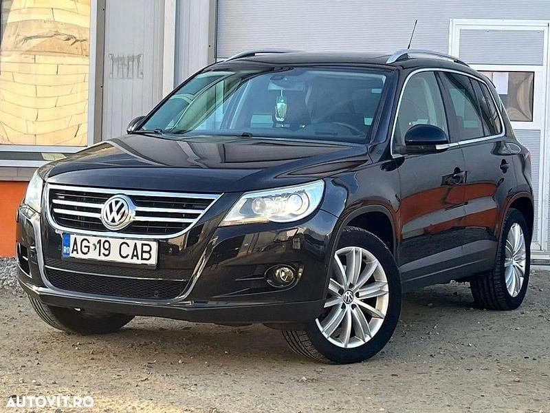Culoarenegru Utilizat 2011 VW Tiguan Sportline SUV | 7.500 EUR (Preț bun) - Imagine 1/4