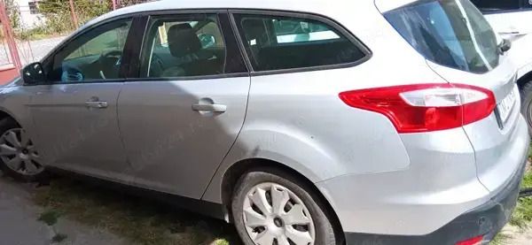 Utilizat 2011 Ford Focus Break | 3.500 EUR (Preț OK) - Imagine 1/4