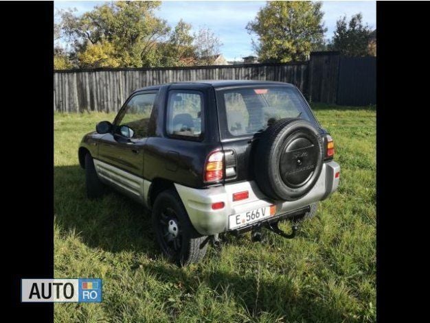 Second-hand Toyota RAV4 129 CP (94 kW) 2000 Negru SUV