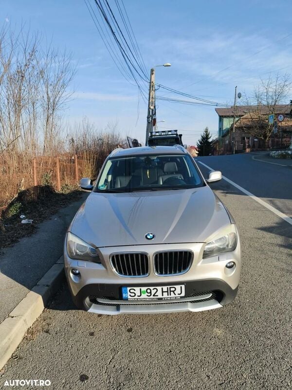 Bej Utilizat 2010 BMW X1 SUV | 9.200 EUR (Puțin scump) - Imagine 1/4
