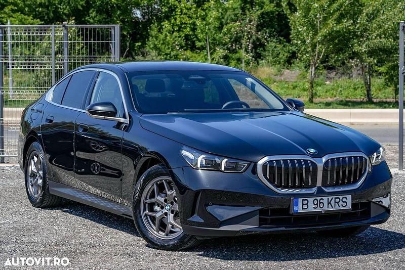 Culoarenegru Utilizat 2024 BMW 520 Comfort Edition Berlinǎ | 46.989 EUR - Imagine 1/4