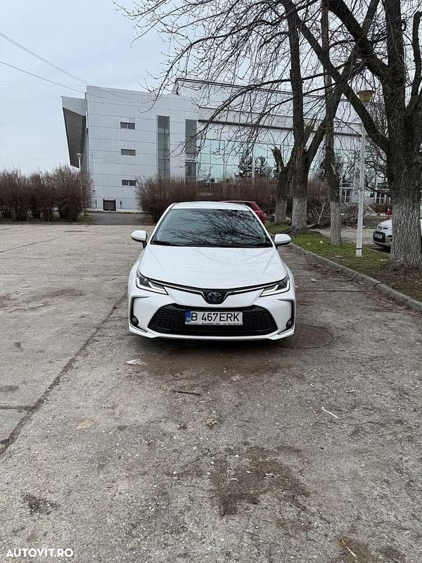 Second-hand Toyota Corolla 140 CP (102 kW) 2025 Culoarealb Berlinǎ