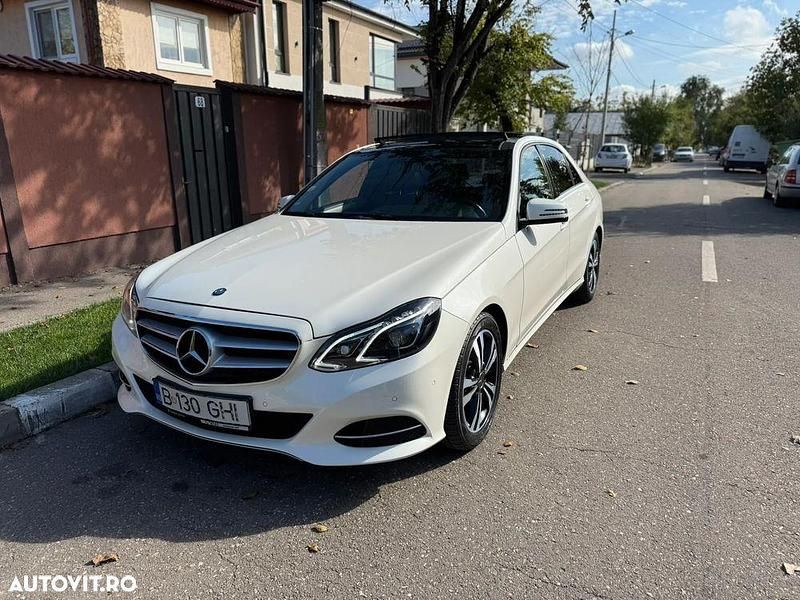 Culoarealb Utilizat 2014 Mercedes E300 Berlinǎ | 16.100 EUR (Preț bun) - Imagine 1/4