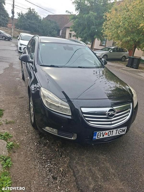 Second-hand Opel Insignia Sport 130 CP (95 kW) 2012 Culoarenegru Break
