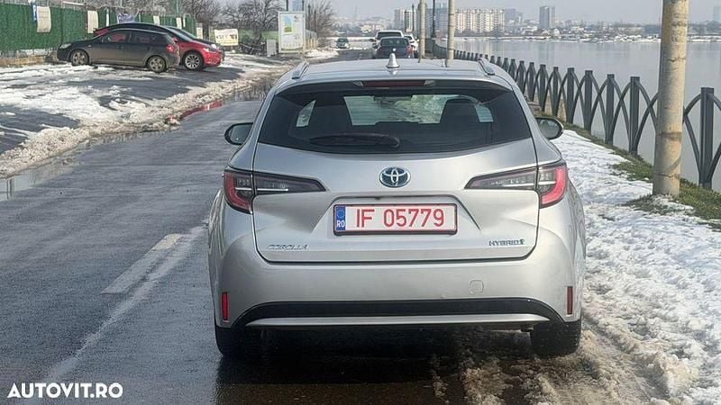 Second-hand Toyota Corolla Business Edition 122 CP (89 kW) 2021 Culoareargint Break