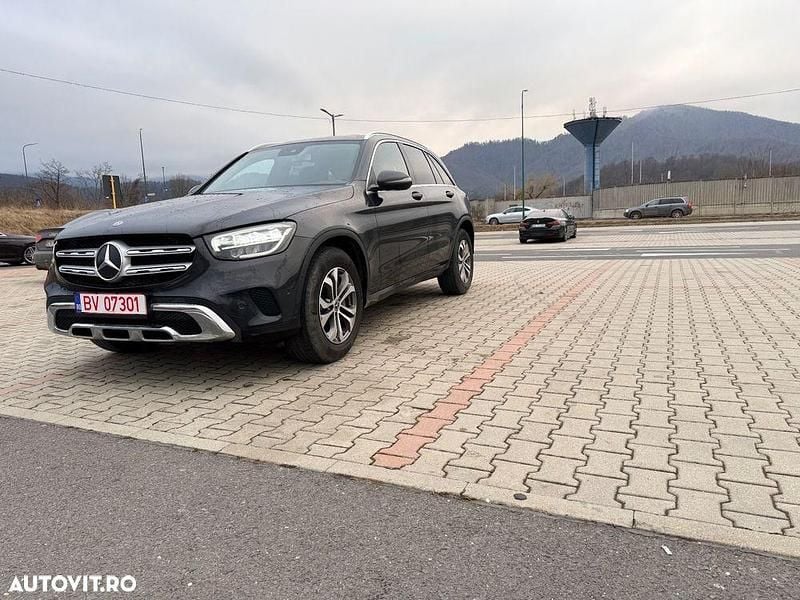 Second-hand Mercedes GLC220 AMG line 194 CP (142 kW) 2020 Culoarenegru SUV