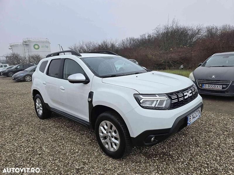 Second-hand Dacia Duster 114 CP (83 kW) 2024 Culoarealb SUV