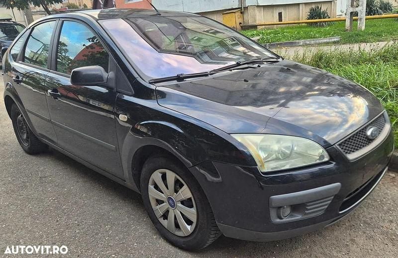 Culoarenegru Utilizat 2007 Ford Focus Style Hatchback | 1.350 EUR (Super Preț) - Imagine 1/4