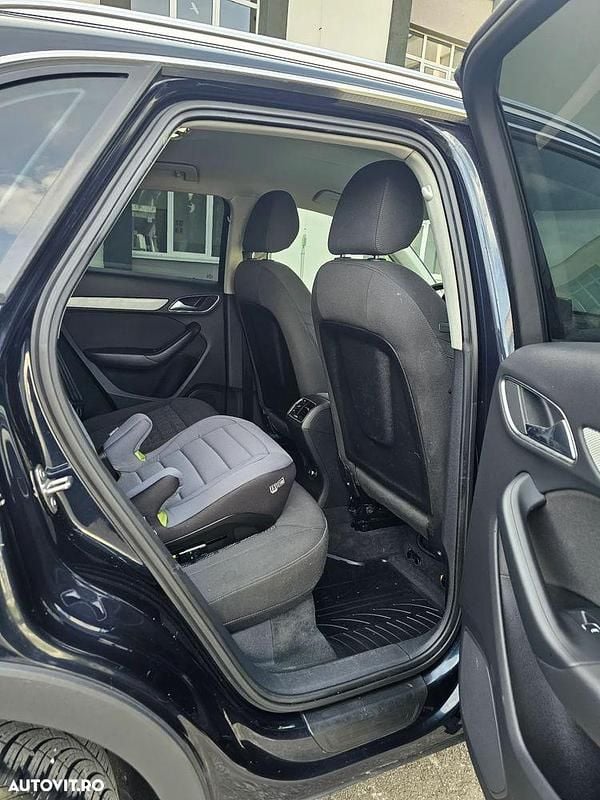 Second-hand Audi Q3 Sport 177 CP (130 kW) 2012 Culoarealbastru SUV