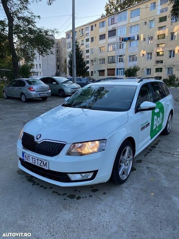 Culoarealb Utilizat 2015 Skoda Octavia Break | 7.900 EUR (Preț OK) - Imagine 1/4