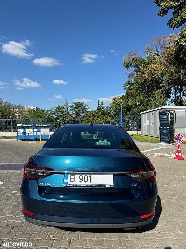 Culoarealbastru Utilizat 2021 Skoda Superb Style Berlinǎ | 27.500 EUR (Puțin scump) - Imagine 1/4